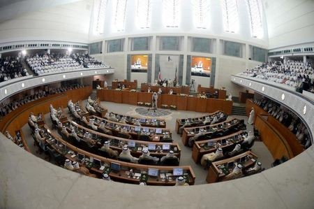 أمير-الكويت-يقبل-استقالة-الحكو