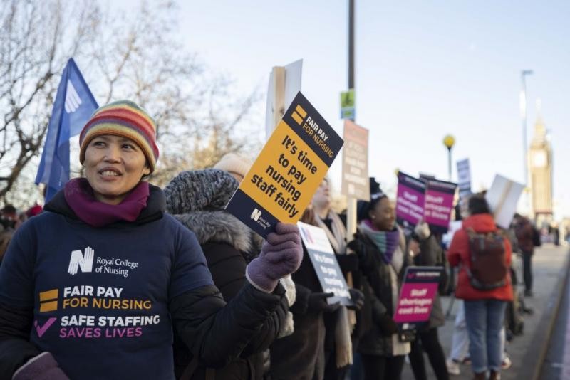 الإضرابات-تهدد-بفوضى-للملايين