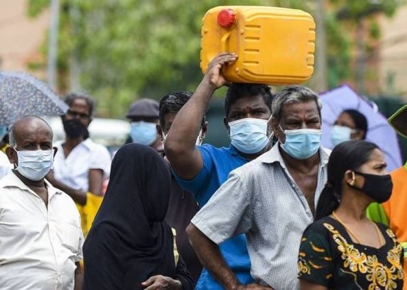 كيف-دفعت-عائلة-باقتصاد-سريلانك