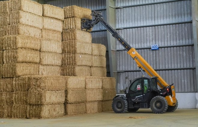 أبوظبي-تطلق-أكبر-سوق-أعلاف-في